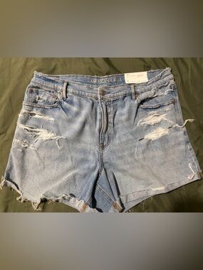 NWT American Eagle Super High Rise Relaxed Short 16